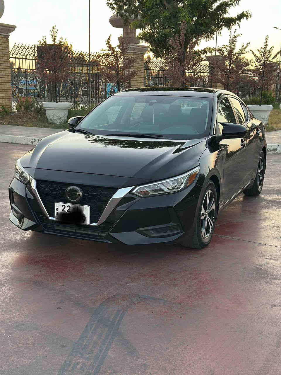 سلام عليكم للبيع نيسان سنترا
نيسان سنترا موديل 2023  فئة SV ماشيه 15 ونص الف ميل
مكينه 2.0L رقم اربيل الجديد تحويل مباشر للمشتري

المواصفات 🔰

فول رادار أمامي + جانبي + خلفي + تحديد مسار + كاميرا
تبريد النيسان معروف + شاشة + مواصفات SV معروفه 
كشنات الاماميه والستيراً تدفئه 
صور الحادث  والسونار مرفقه صبغ نص بنيد وتبديل جاملغ نفس الون 
السياره معروضه ب 146  وبيها مجال للشراي 
حادثها سطحي بدون دواخل بدون ايرباك 
 مكان السياره / بغداد - العطيفية
- ‏***********
