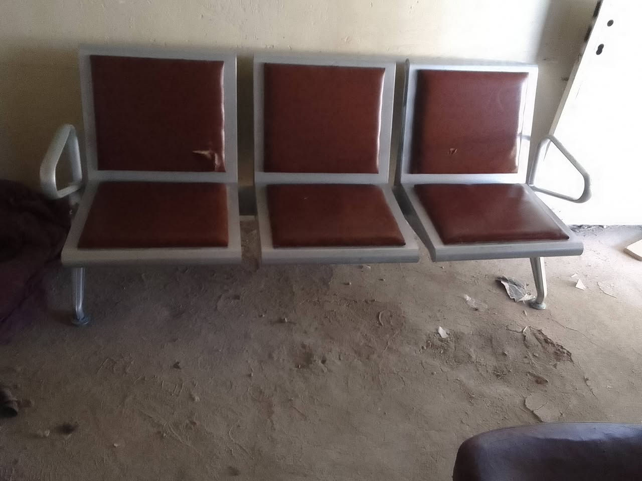 اغراض للبيع كلمن وسعره الشراي يتفضل خاص مكاني بغداد رقم الهاتف بي واتساب ***********
