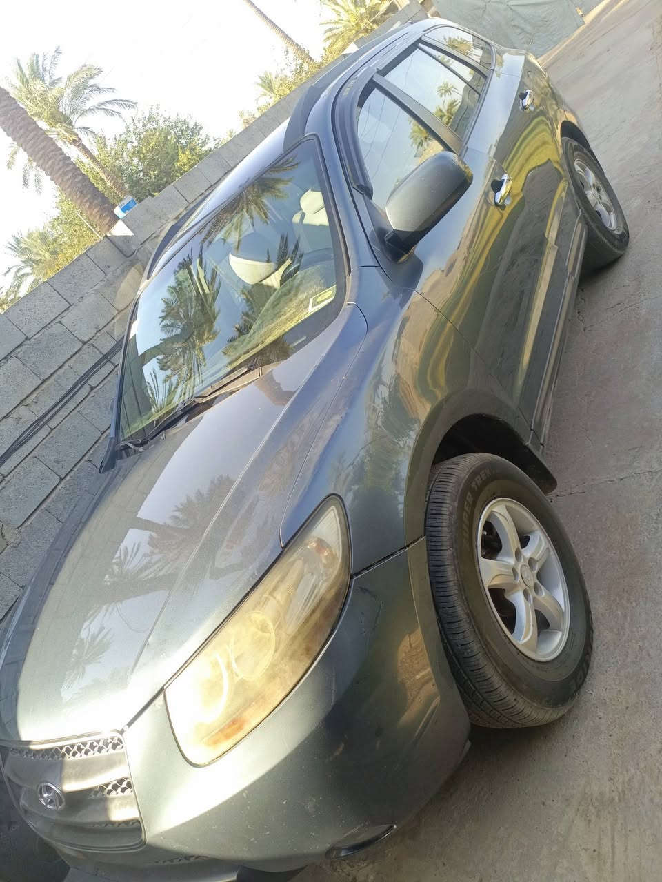 السلام عليكم سنتافي امريكي7راكب 2008بغداد دولي  للبيع بسعر مناسب جداً 
محرك 2700وكير شرط كفاله تبريد ثلج صدر وتخم تاير جديد قطع وحده صبغ الباقي كفاله جاملغ خلفي شبر 
شاشه لمس غرفتها حلوه السعر( 105)وبيها مجال بسيط
مكاني صلاح الدين بلد يثرب( ***********)
