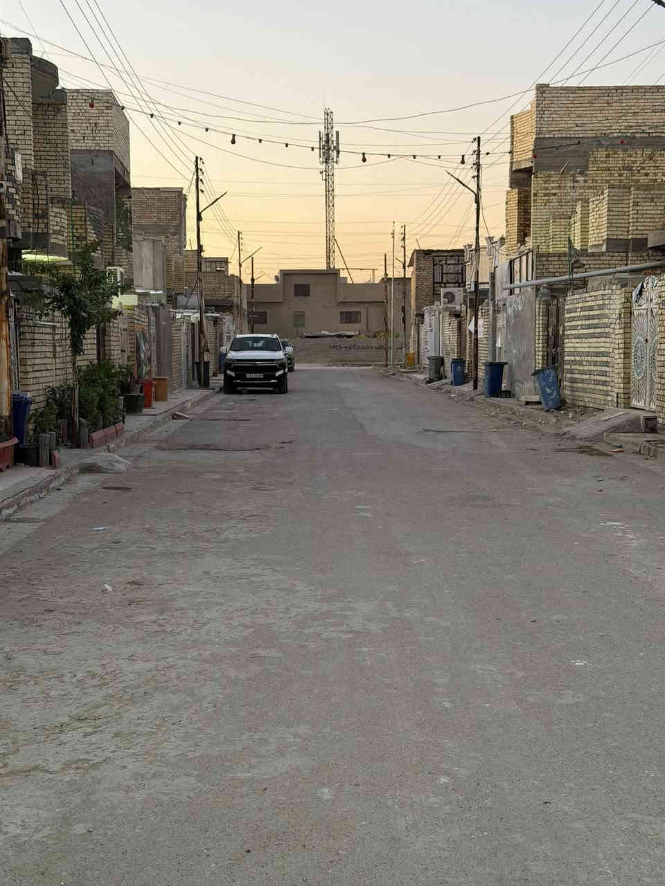 السلام عليكم يوجد لدينا بيوت  للبيع مساحه 100متر وا مساحة 150متر هياكل وكامل تسلم مفتاح 🔐في منطقه ام الكبر غزلان مقابيل حي اور 600شارع علوه زوين مقابيل مخبز الروعه 
كافه الخدمات متوفره 
التبليط والمجاري والماء والكهرباء والاناره 
الاستفسار على هذا الرقم ***********
