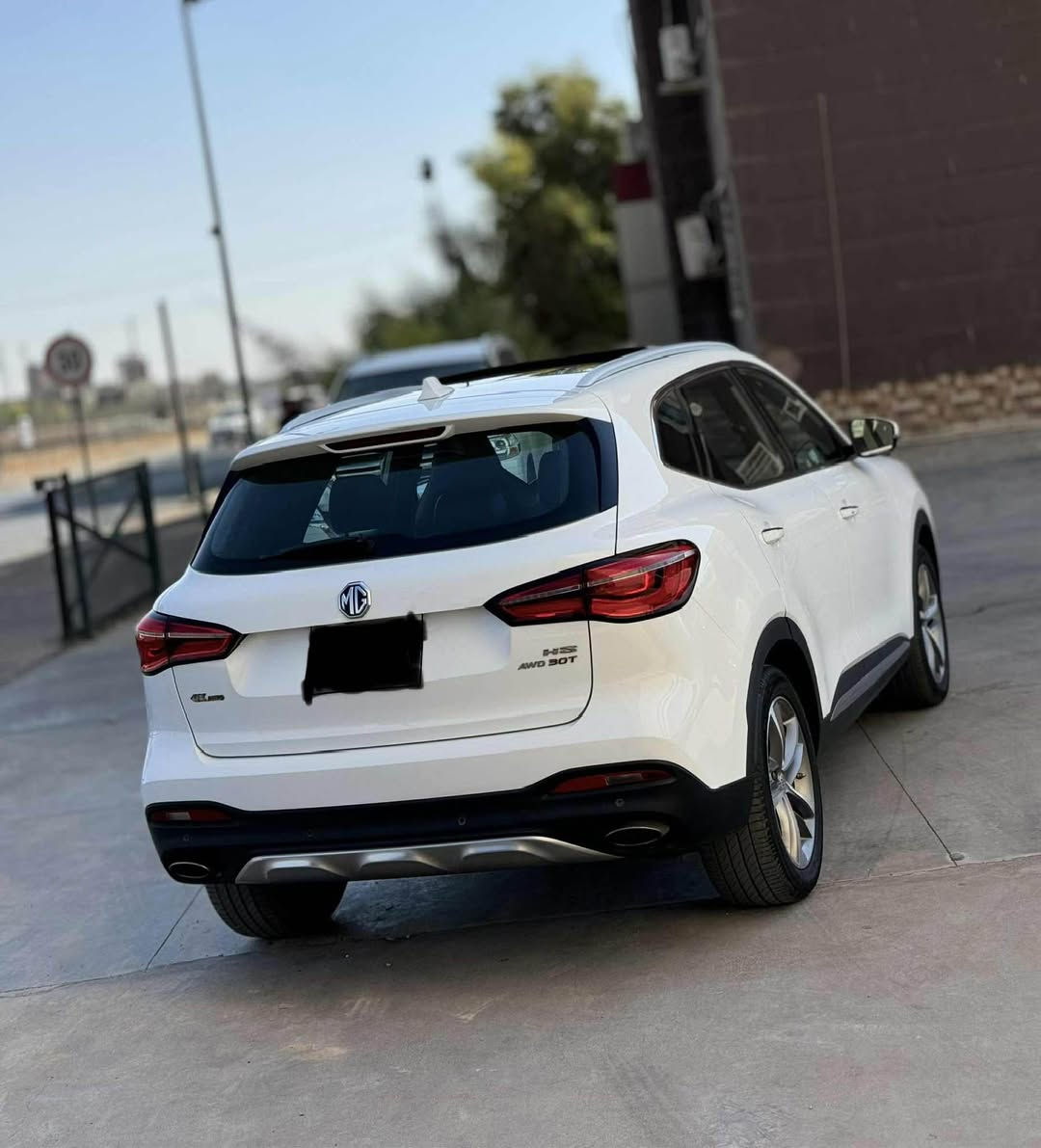 MG HS 30T
ئێمجی ئچ ئس مەکینە گەورە ٢٠ تۆربۆ 
قەپات مواسەفات 

پانۆراما ، دەبل ئەکسل ، ناو سپۆرت ، ترۆفی ، سەلاجە 
سندوق شەفت ، لایت لید ، سێ مۆد ئیکۆ نۆرماڵ سپۆرت،. 
تەبرید مەرکەزی ، ئاوێنە شەفت ، پێش و پشت حەساس
سەیارە کە بەس یەک شوێنی گچکە پیدی ئارە 
سەعر :-١٣٥$
مۆبایل :- *********** أربيل, العراق
