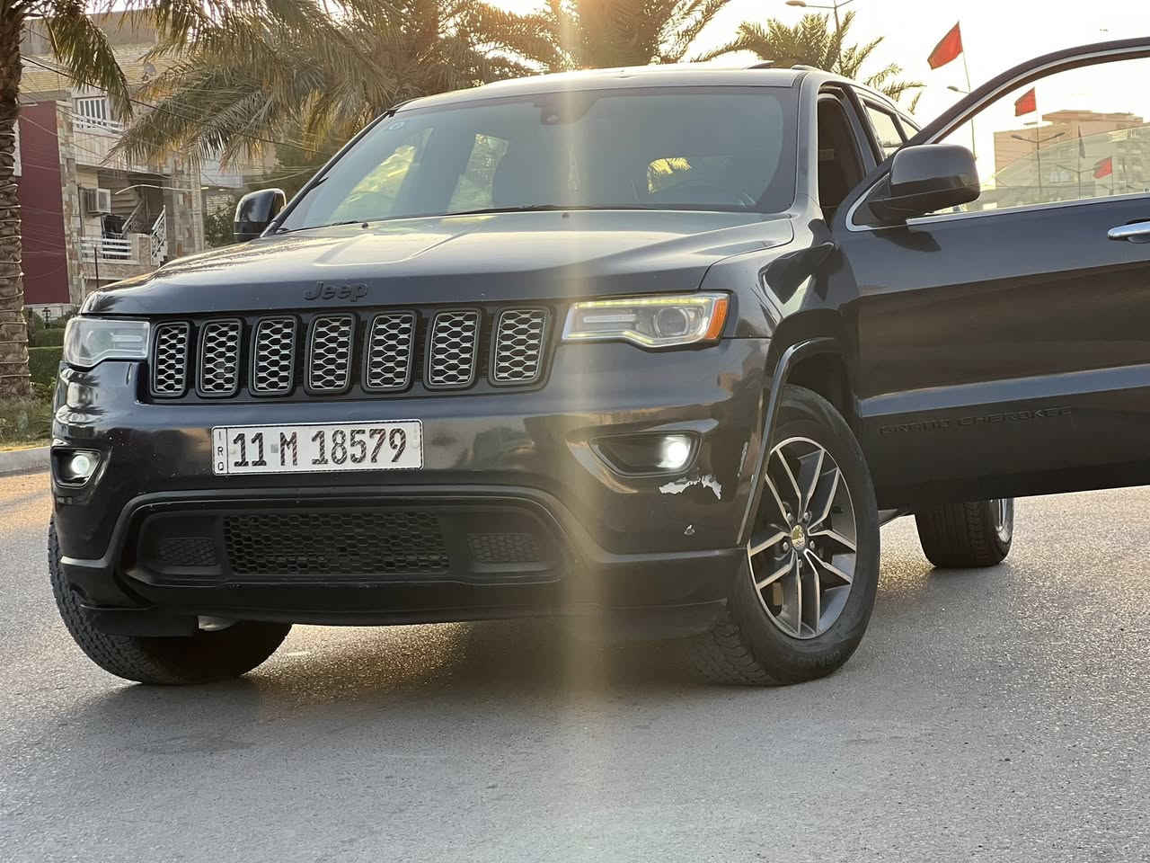 السلام عليكم
‎ جيب كراند شيروكي  

‎محرك 6 سلندر 3600

‎الموديل  2015

تحديث بجم 20 اصلي 

‎لون فيلي لامع 

‎رقم بغداد 

ماشية 166 الف كيلو ‎

وارد امريكي مواصفات

‎حادثها جاملغ ايمن وبنيد  وجاملع سرقة فقط بيهة تعديل بسيط بمقدمة الشاصي وعندي لسونار. وبالعراق صبغ جاملغ ايسر لتطابق  اللون 

مازدات LED امامي متحركة  اصلي زينون لايت وبلوجكترات

كشنات جلد وشاموا+ كهرباء

كشنات هيتر امامي وخلفي + هيتر ستيرن 

شفتات گير بالستيرن 

شاشة كبيرة 

دشبول محدث SRT بالكامل مع كل الاوبشنات

تبريد منفصل قطعتين 

مري تعتيم الضوء داخلية و جانبية + المرايات الجانبية قلاب 

جنطة شفط كهرباء

گير طيارة 8 نمر ما مفتوح والمحرك 

فتحة سقف 

بصمة ابواب وتشغيل عن بعد 

دبل كزوز مع هوك خلفي كهربائي

صدر امامي نص عمر الخلفي جديد

ويل 18 اصلي

***********

السعر 165وبيها مجال بسيط
