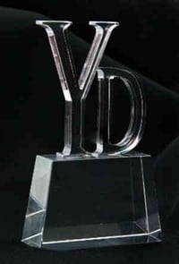 دروع زجاجية • لوحات تعريفية • توصيل محافظات