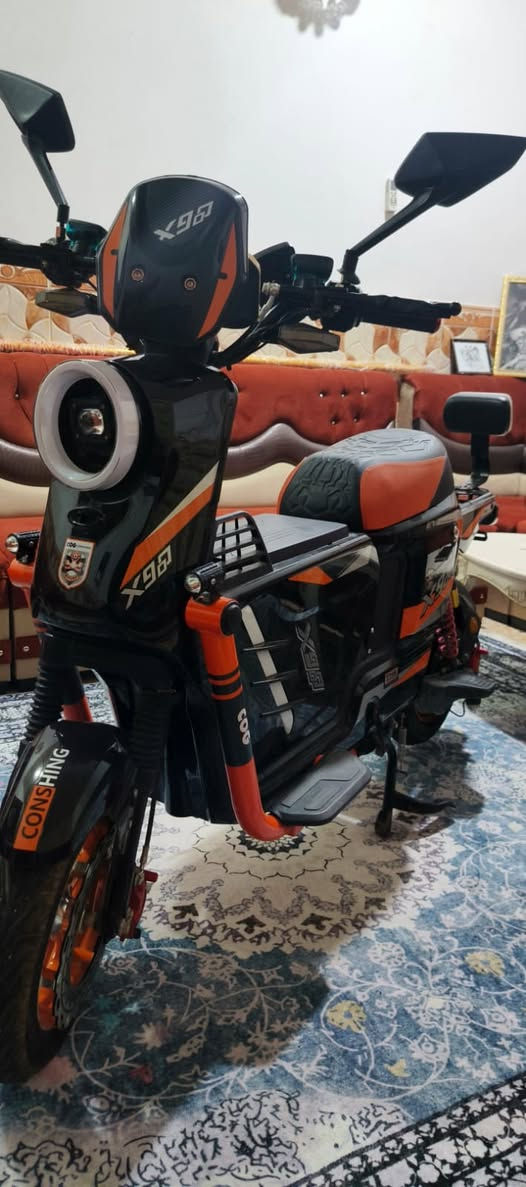 مثل ماواضح بالصور والفديو دراجه X900 معروفه بقوتها ومتانتها مختمه من كلشي كهربائيات وكلشي جاهزه 5 بطاريات    *********** مكاني بصره شقق الكزيزه

