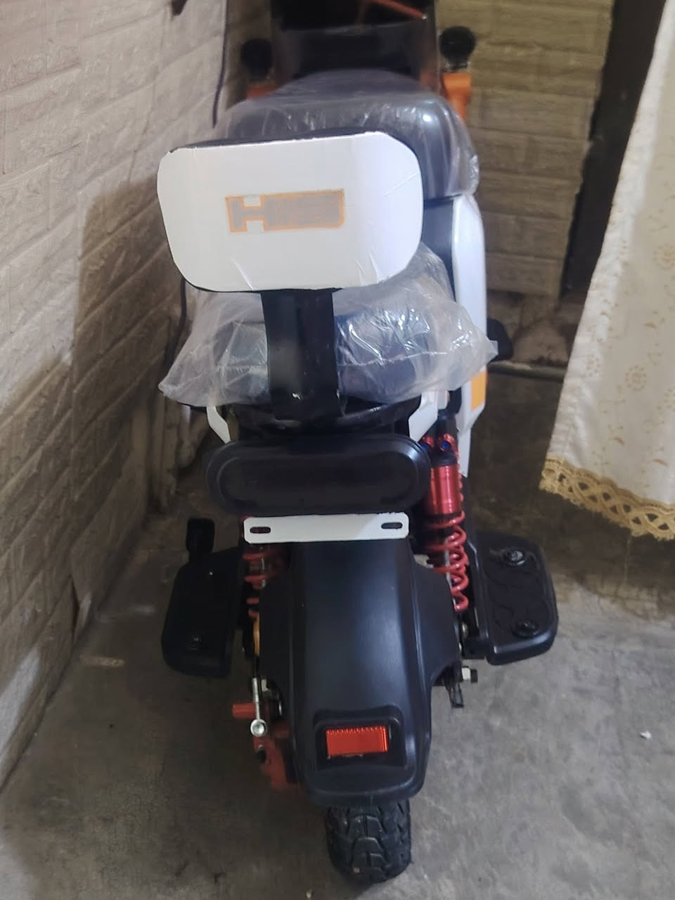 سلام عليكم للبيع دراجه شحن h900 فول مواصفات بطاريات نص عمر دراجه جديد و نضيف كلش شراي يتصل ع رقم *********** مكاني كركوك
