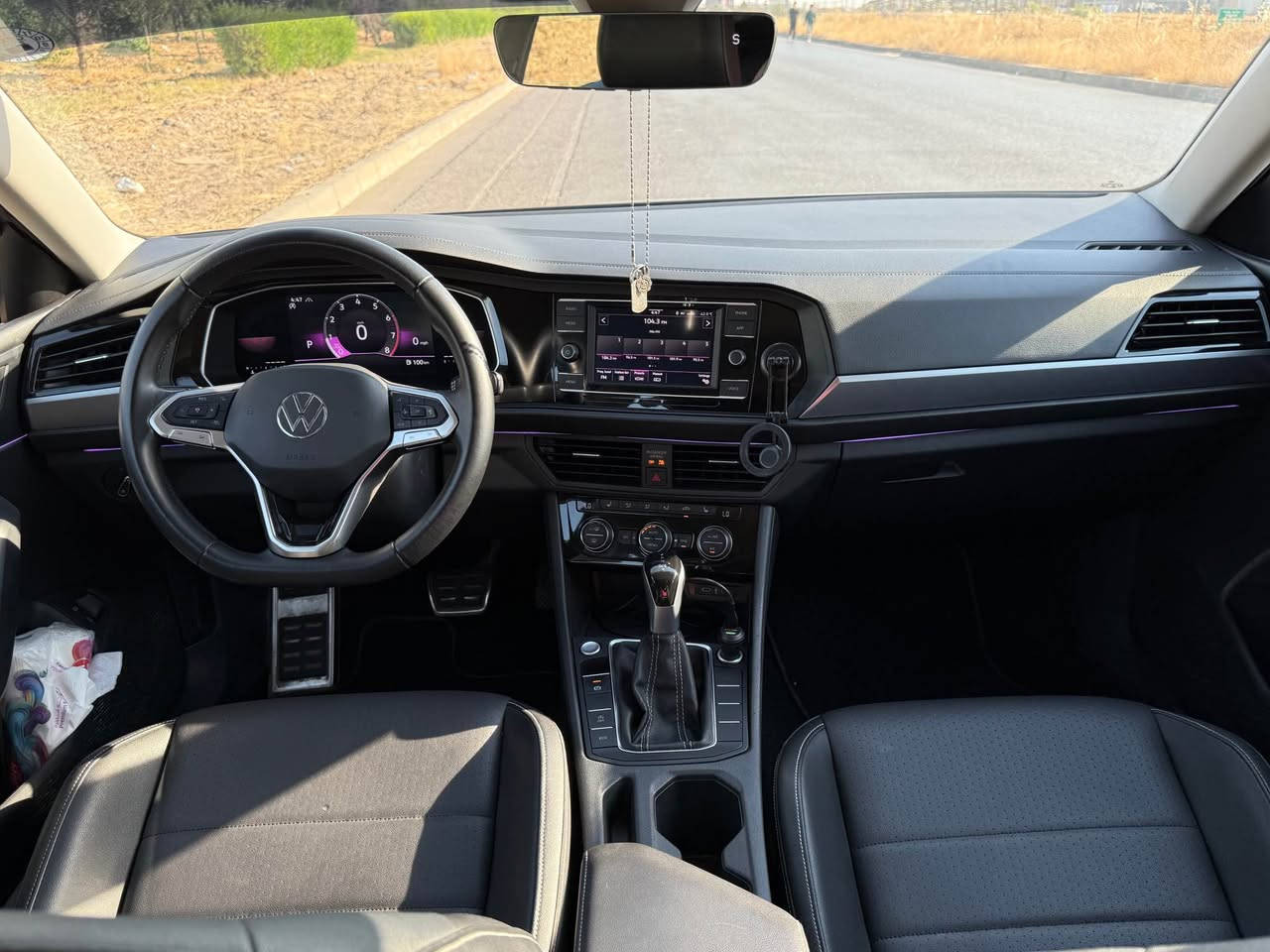 سلام علیکم JETTA SE plus 2022        
فول فول مواسەفات 
 پێش و پشت کەپس بیلادی سبوغ چاملغی و نيو دةرگا بەبێ ژۆرێ ئێرباگ سوكان و شان .
هەتا دەعامی پشت و پێش و رادێتەر و لایت هەمووی بیلادیە . 
٦٧ هةزار كيلومتر رۆیشتیە گێر و مەکینە هەموو بە شەرت . 
سعر: 157 مجال
رقم موبايل: *********** أربيل, العراق
