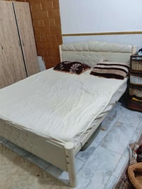 سرير • أثاث بيت • غرفة نوم