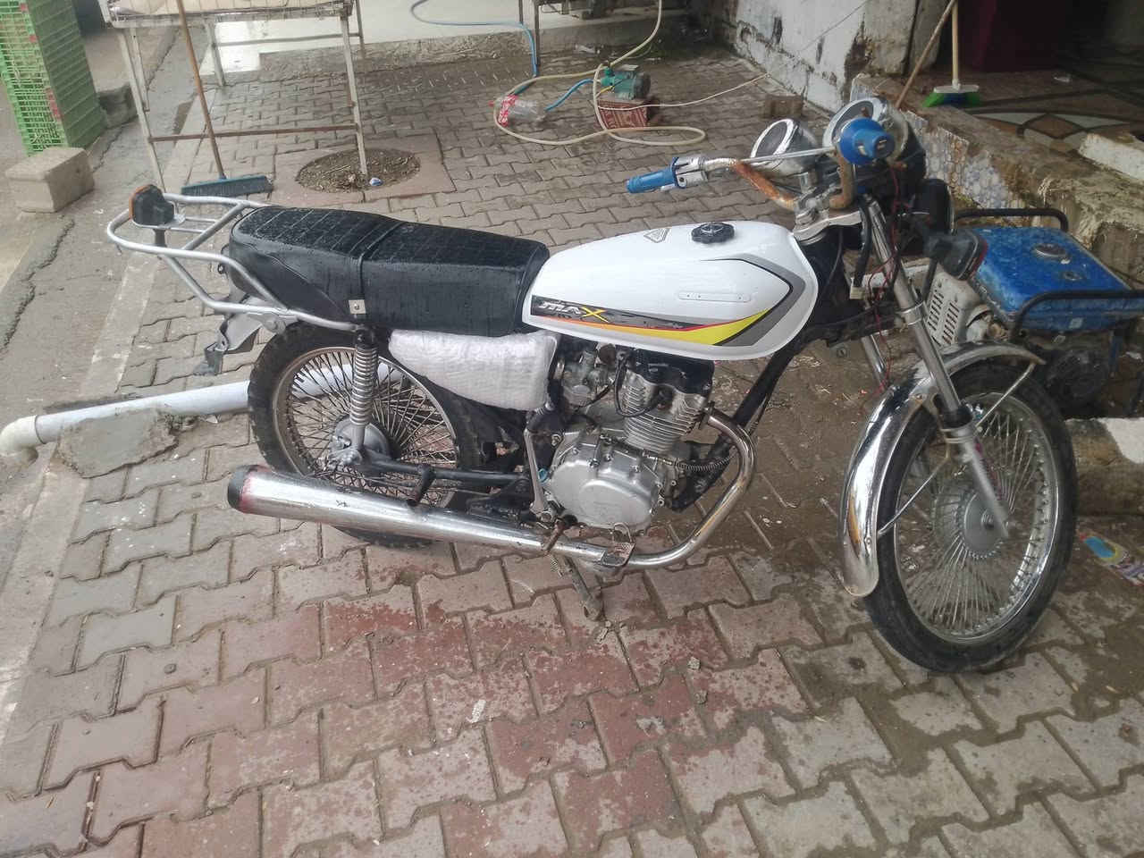 دراجة يراني موديل 19 للبيع مكان واحد حزيران دراجة نضيفه للستفسار اتصل على *********** السعر 325 بي مجال
