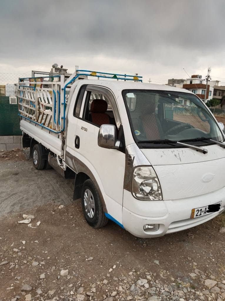 کیای2700 مۆدێل 2011بێ بۆیاخ گێڕو مەکینە وشانسی بەشەرت تەبریدی بەشەرت سەنەوی و ڕەقەم و هه زەی تازەیە  بەناوی خۆمانەوەیە  کوشن و گاعی جوانی تیایە شەش تایەی تازەیە چرکەی تیانییە ماڵی دۆستە..ژ..م...
*********** السليمانية, العراق
