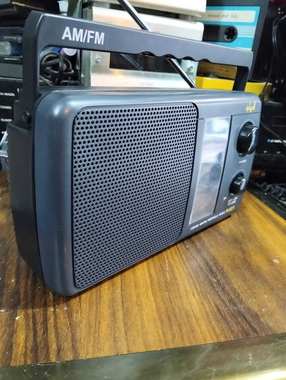 راديو قيثاره صناعه عراقي
جهاز جديد نقص كارتون 
موجات الراديو FM MW SW 
سحب ممتاز للموجات 
يعمل كهرباء وباتري كبير من 3 
يوجد فديو بالمنشور يوضح التشغيل 
للحجز المراسله على الخاص


**إذا كنت صاحب هذا الإعلان وتريد حذفه لأي سبب، رجاءا أرسل رسالة إلى الدعم الفني**