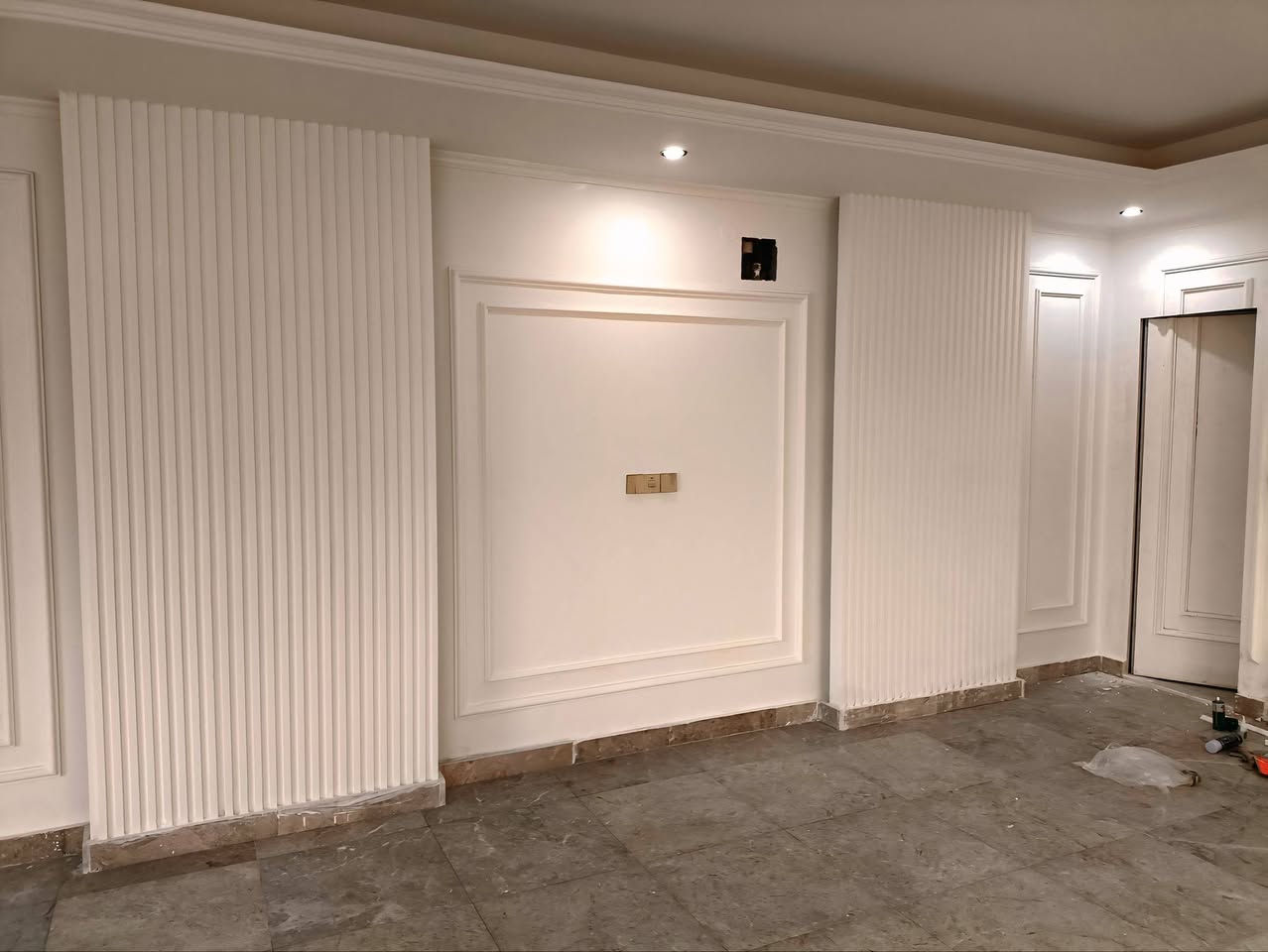 سلام عليكم 
90C | ديكور & تصميم داخلي 👑

نحوّل الزاوية إلى فخامة تُحاكى ✨
تصاميم داخلية بطابع ملكي 🏛️
جبس بورد • إضاءة • صبغ • تشطيبات راقية 🎨💡
تفاصيل تُنفّذ بإتقان النخبة 🤍
📍 نخدم جميع محافظات العراق 🇮🇶

🦺
*********** واتس اب 
***********

موقع #مجمع_المروج_500m
