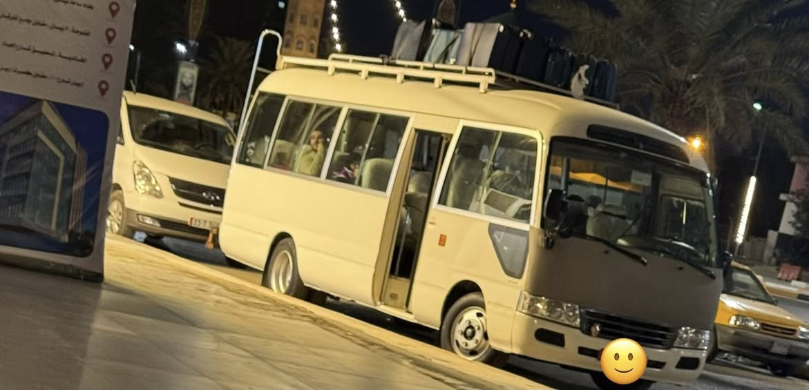 السلام عليكم كوستر 2015كفاله عامه من الصبغ السياره فول مواصفات GLX سله داخليه دوشمه ستاركس تخم تاير تبريد محور حاكيه السعر 380وبيها مجال ***********
