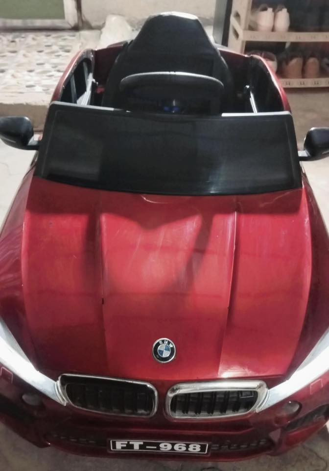 السلام عليكم 
سياره شحن BMW للبيع
بيها اغاني و تربط اواكس وبيهاا نضام هزاز السعر [150]الف مكاني ذي قار للتواصل (***********)
