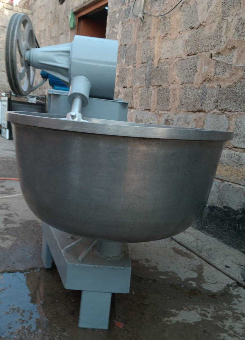 السلام عليكم 
للبيع عجانه جيس ٥٠ كيلو جديده على الكهرباء مكاني بغداد قرب الكاظمية السعر ٥٠٠ 
***********
