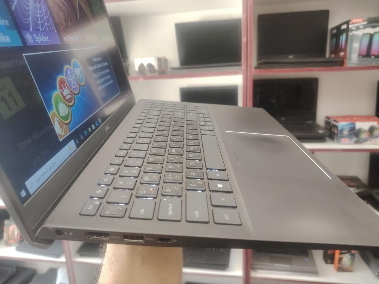 🎩 إذا أنت ذوّاق ومو أي لابتوب يعجبك… شوف هاي التحفة الفنية! ✨

💼 Dell Vostro 15 5501

✅ Intel Core i5-10th Gen
✅ RAM 8GB DDR4
✅ SSD 256GB M.2 NVMe
✅ شاشة 15.6” FHD
✅ Intel Graphics 4GB)

💰 السعر: 340,000 دينار فقط

✨ جهاز مفحوص بعناية وجاهز للاستخدام
🛡️ ضمان استبدال لمدة شهر مع وصل شراء
🔋 البطارية حسب الاستخدام (تقريبًا 1–4 ساعات)
🎒 يجي ويّاه الشاحن الأصلي + حقيبة + ماوس + ماوس باد
💻 فورمات مجاني وتنصيب Windows 10 أو Windows 11 مُفعّل حسب الطلب
📸 نرسل صور وفيديوهات للجهاز نفسه قبل الشحن

📍 موقعنا: بغداد – الأمين الثانية – شارع سكينة ورقية

📱 واتساب لابتوبيا: ***********

📩 راسلنا الآن واحجزه قبل نفاد الكمية، وإذا محتار شنو يناسب استخدامك، فريق لابتوبيا يساعدك تختار أفضل خيار حسب احتياجك وميزانيتك.
