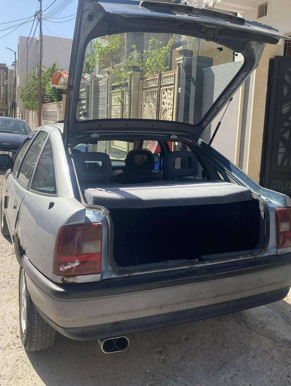 سياره للبيع نوع اوبل فيكترا ١٩٨٩ محرك١٦ وقفل مركزي اسلايت تبريد من الشحن أصلي بيها كابون بانزين ورقم جديد وسنويه الي ٢٠٢٩ بسعر ٤٦ و انا صاحبها الشرعي
 التواصل على الرقم ***********

