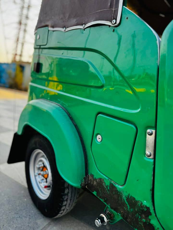 السلام عليكم تكتك للبيع 2022 شهر 12 كفاله عامه ما عدا كلجات وزنجيل سنويه ولوحات بعدهن بل معمل من داور تستلمهن

مكلف بل نشر رقم صاحب لتكتك ***********
