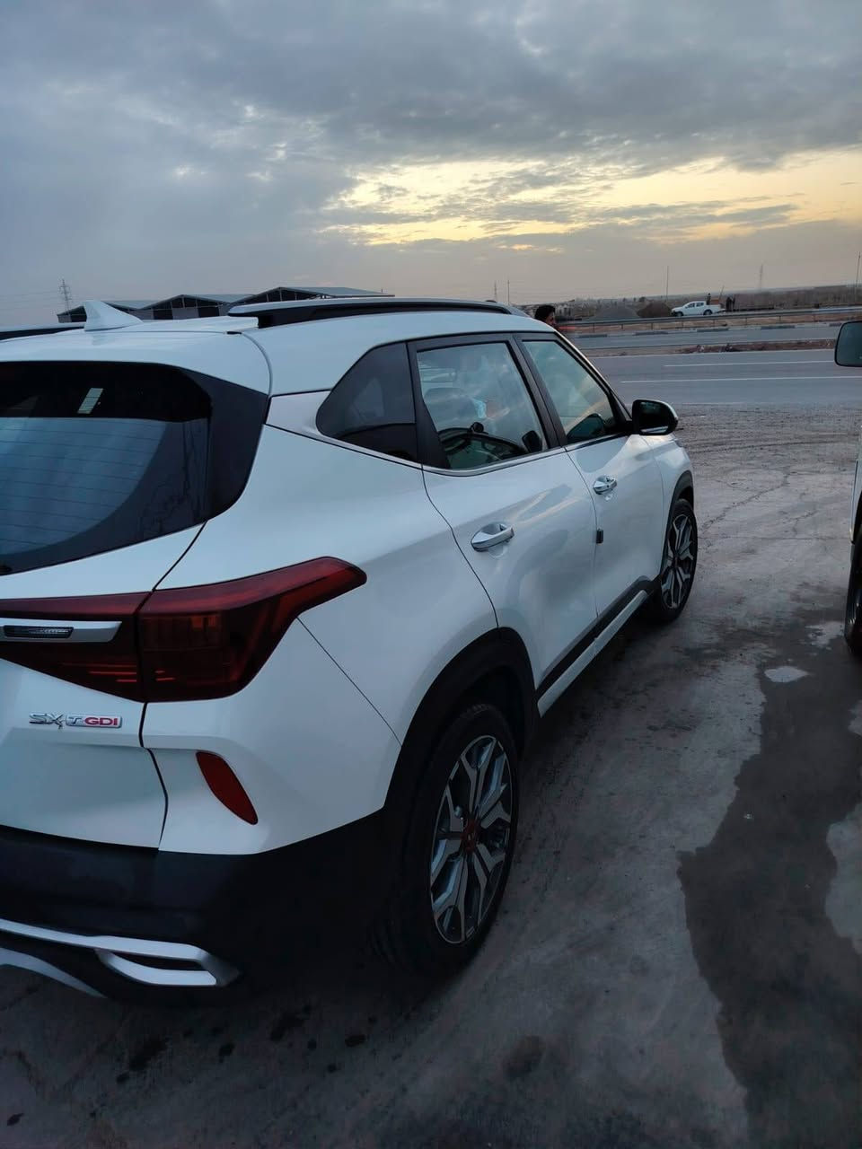 اسلام عليكم كيا سيلتوز مكينه جيدي اي تيربو1600 وارد امريكي السياره فول   موصفات عده الفتحه موديل 21حادثهة مال امريكه فقط صاير بل بجم السياره مابيهة شي مبدل بس تصليح والسونار مرفوق ويه الصور السياره ماشيه ٨٥ مكان السياره بغداد الحسينية قرب المرور السعر 130وبيه مجال بسيط رقم الهاتف ***********
