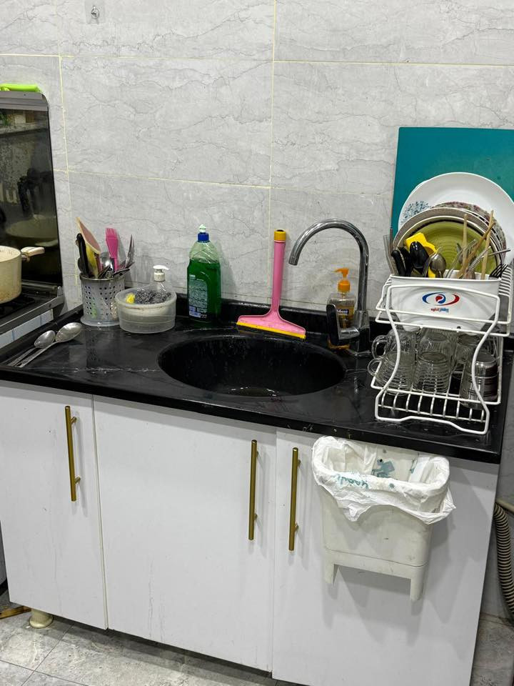 السلام عليكم
غراض للبيع 
ثلاجة هيتاشي نظيفه وشغاله تجميد وتبريد بس لان كبيره قياس ٩٠ دنبيعها واي عطل مابيها وحتى مصلح مرايحة 

غسالة LG  كيلو 15هم شغاله واي عطل مابيها ونظيفه 
  
قنفات تخم ٨ مقاعد خشب قوي واسفنج يحتاج بس دوشمة 

طبلات ٣ للبيع واسعارهم كلش بسيطة
 
سنك للبيع  هم سعره مناسب بي خانه كبيره بابين وخانه ثانيه باب وحدة 

درور كبير مصري 
وكوميدي مصري 
هم سعرهم مناسب ويحتاج تعديلات عليهم بسيطة بس كلش قويات 
والي جاد ويريد يشتري يراسل هذا الرقم 

***********
