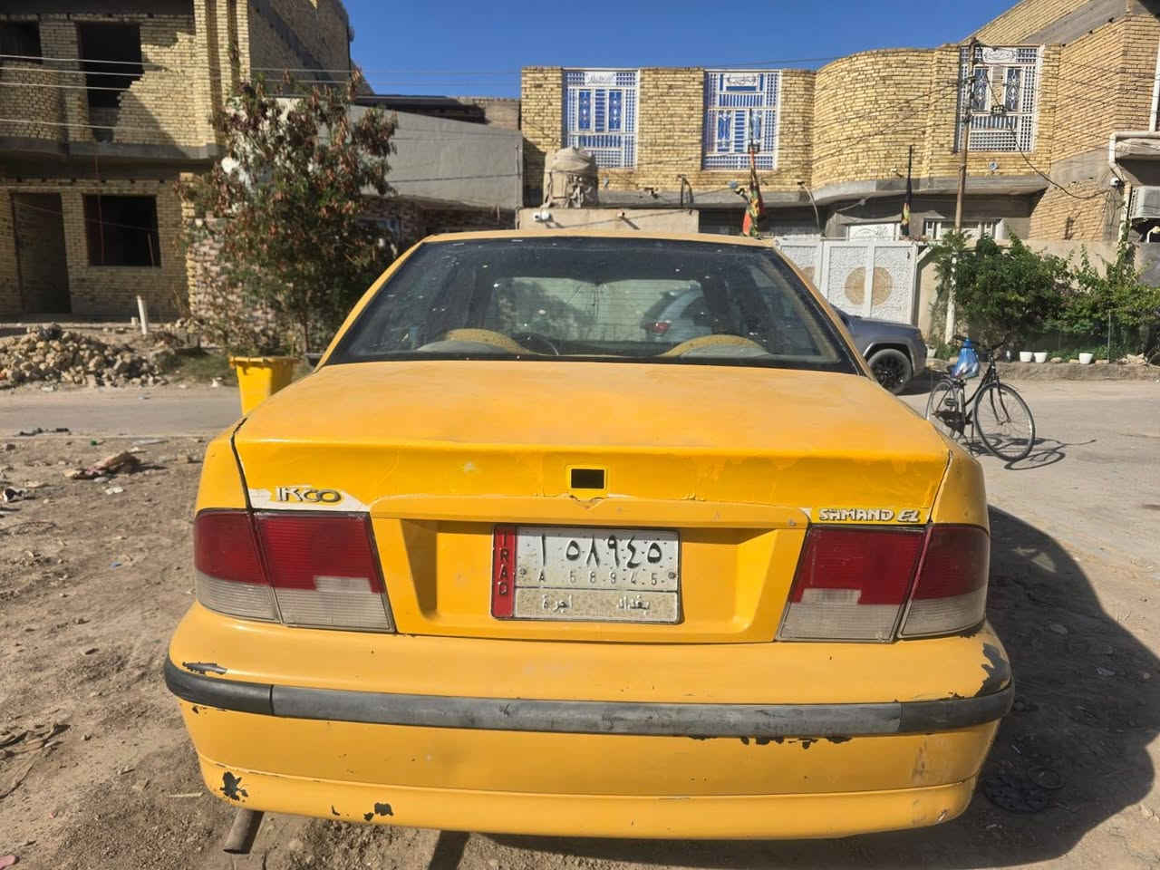 سلام عليكم سياره سمت للبيع محرك وكير مكفولات سياره ماله راعي اتكاتب وياك وسنويته موجوده 
مكان شطره
سعر واحد وميتين وبيه مجال للشراي 
رقمي ***********
