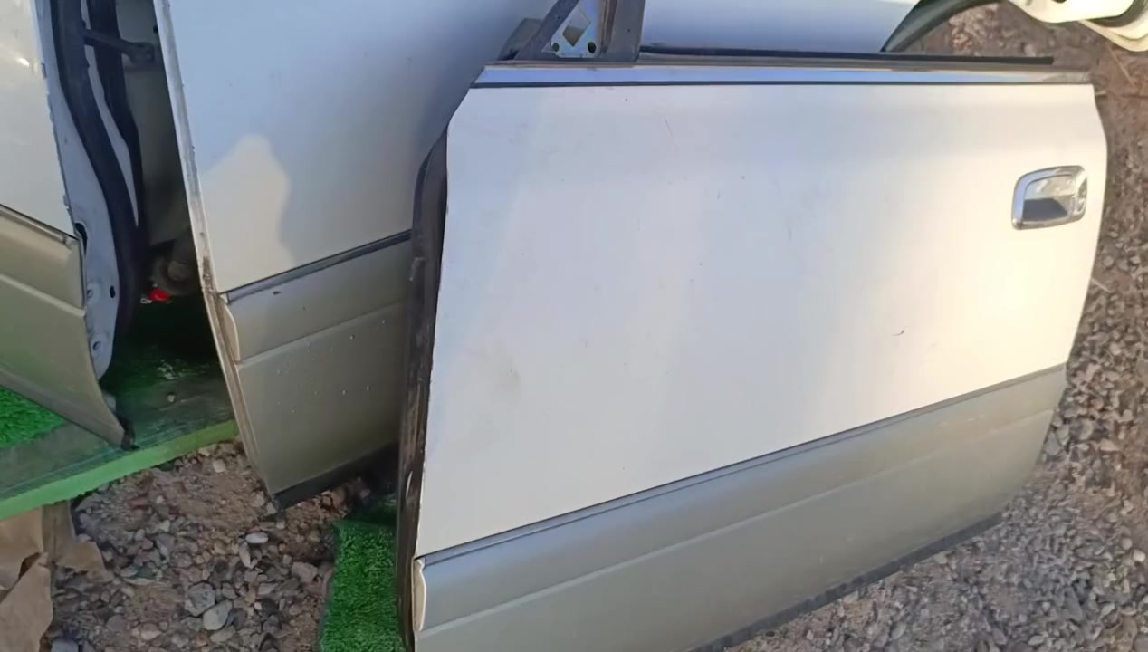 سلام عليكم سستم رأس الثور فلات العدد ثنين جدد هنا وبطاينهن السعر القطع الوحده 35 ألف للاستفسار على *********** أو ***********
