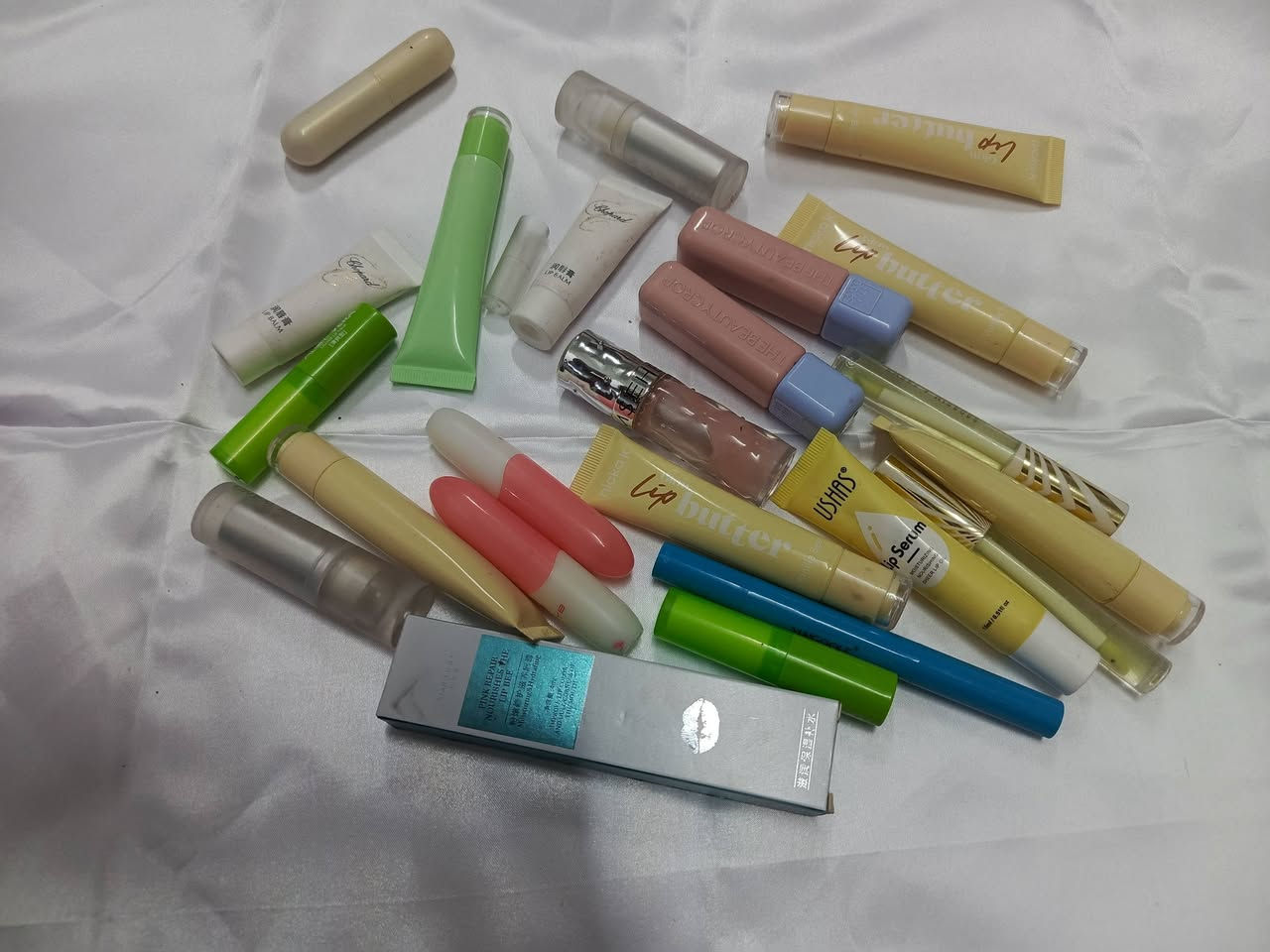 مكياج شلعه تقريبا ٢٠٠قطعه


**إذا كنت صاحب هذا الإعلان وتريد حذفه لأي سبب، رجاءا أرسل رسالة إلى الدعم الفني**