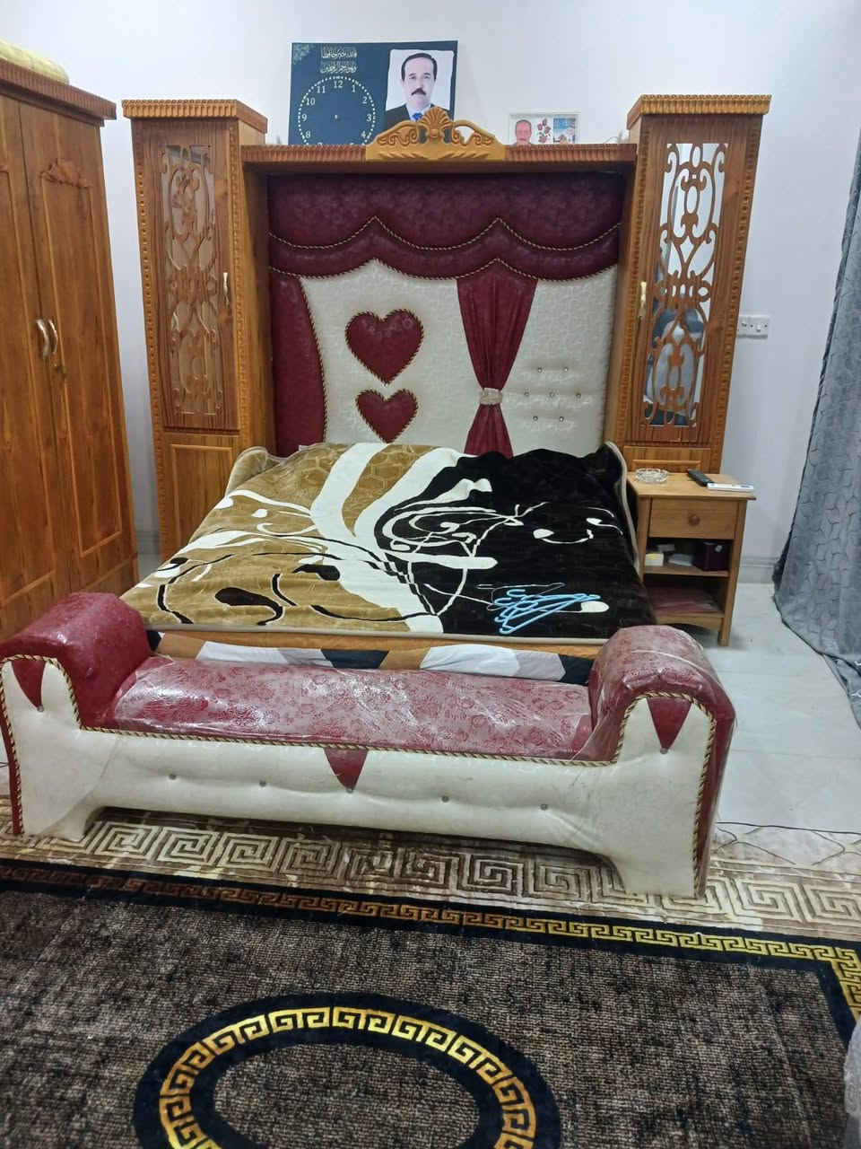 لبيع السعر750وبيها مجال حي التعليم رقم هاتف***********
