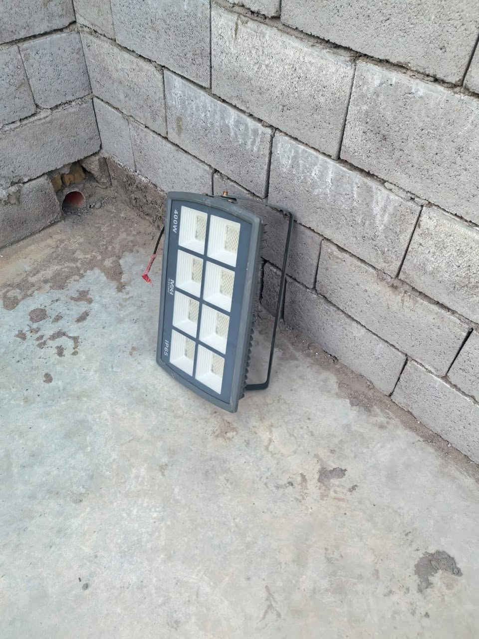 غراض للبيع شباك نضيف ما مستخدم بالاجكتور جديد كوسره جديده نضافته 95 ٪ شخاطه ٢ متر بوري ٣ متر سنك رقم الجوال ***********
