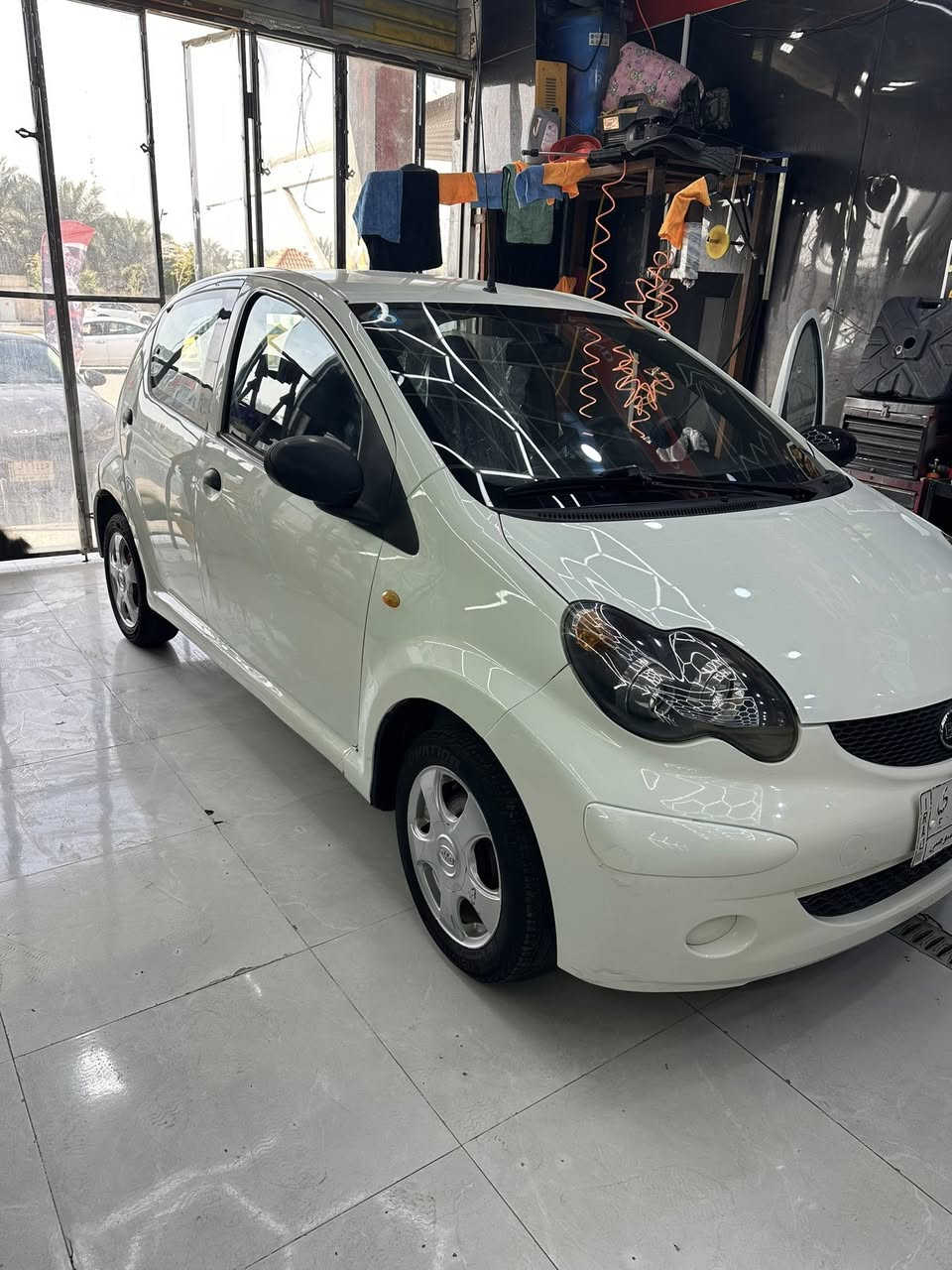 السلام عليكم سيارة بي واي دي موديل 2014 رقم بغداد تحويل ثاني يوم سياره جاهزه محرك كير تبريد تدفئه حداده كلها جديده بدي كفاله ماعدا بارد مكان بصره  المعقل للاستفسار الاتصال (***********) السعر 45 بيها مجال للشراي
