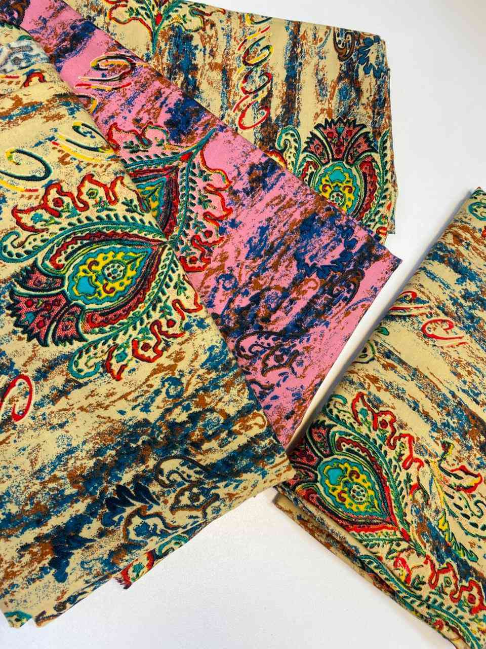 احلى وارقى الطرحات يمنة 🫢😍كشمير ايطالي قطني الثقيل القطعه مترين ونص //البيع جملة ومفرد 
للحجز واتساب***********او مراسله البيج 
تتوفر خدمة توصيل بغداد وكل مناطق العراق 5
الفحص بوجود المندوب واي اختلاف بلطلب الك حق الرفض
