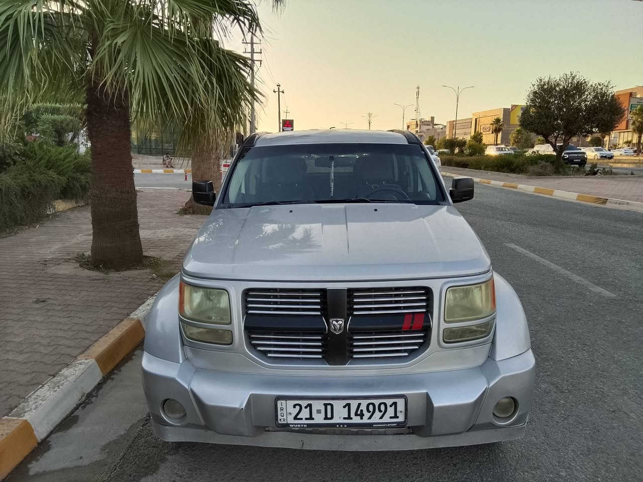 دؤج نيترؤ
3بارجه بؤخ 
دوو دركاو جملخ دواوه بئ ناوكردن
گيرو مه كينه بشرت نكراوه ته وه
سه نه وى تازه به ناوى خؤمه وه يه
سياره معرز نى يه
***********
