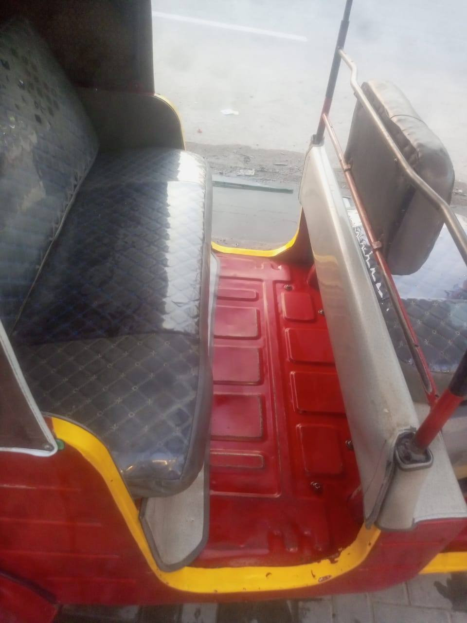 سلام عليكم تكتك مديل ١٨ للبيع رقم وسنويه مكان بغداد الدوره  سعر ٥ وبيه مجال رقمي ***********   تكتك جاهزه من كلشي اي نقص ما بيه مكفوله بس الدوس معمرات
