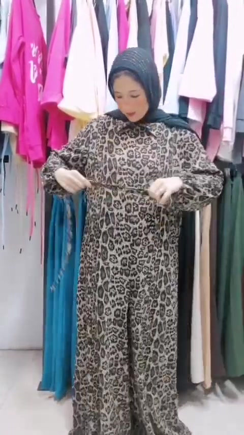 تكرار للحلو بزياده سلوبت بنطلون جيب واسع مقاسات ١ و٢  ولسه بنفس السعر المجنون 💪💪 محل 
Trendy Style
عامل قلق جامد اوي


**إذا كنت صاحب هذا الإعلان وتريد حذفه لأي سبب، رجاءا أرسل رسالة إلى الدعم الفني**