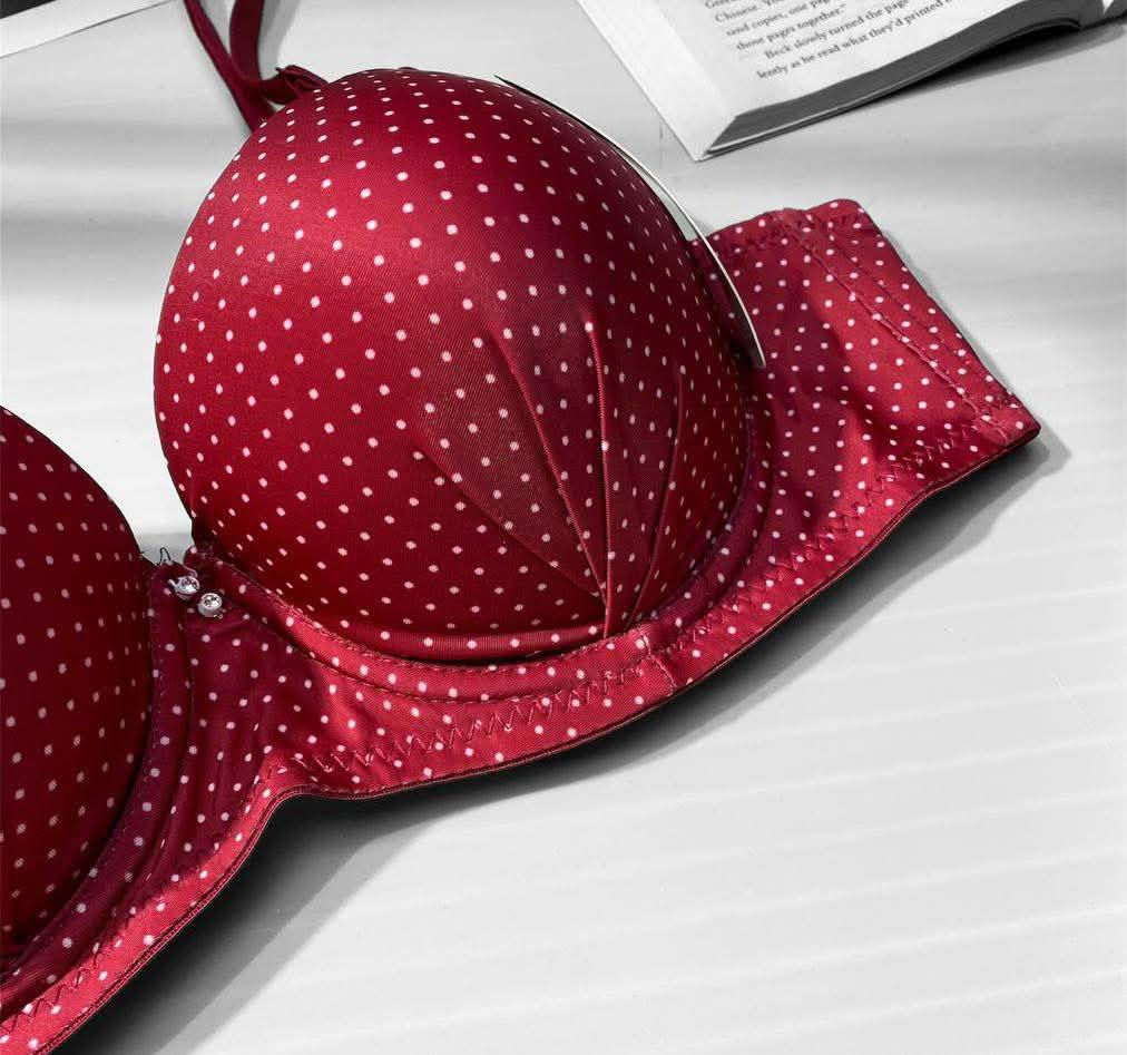 ستیان 500 دینار بە جوملە 
ستیان و لیباس 1000 دینار جوملە


**إذا كنت صاحب هذا الإعلان وتريد حذفه لأي سبب، رجاءا أرسل رسالة إلى الدعم الفني**