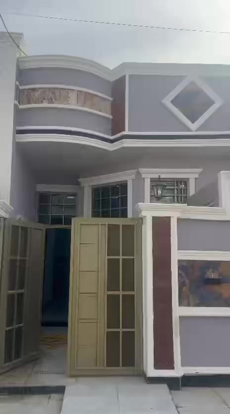 الدار للبيع المساحه 100 متر طابق واحد الجمعيات حجي حسن الثانيه قرب ماركت الحجي بناء درجه أولى مثل ماموضح الاستفسار اكثر ***********
