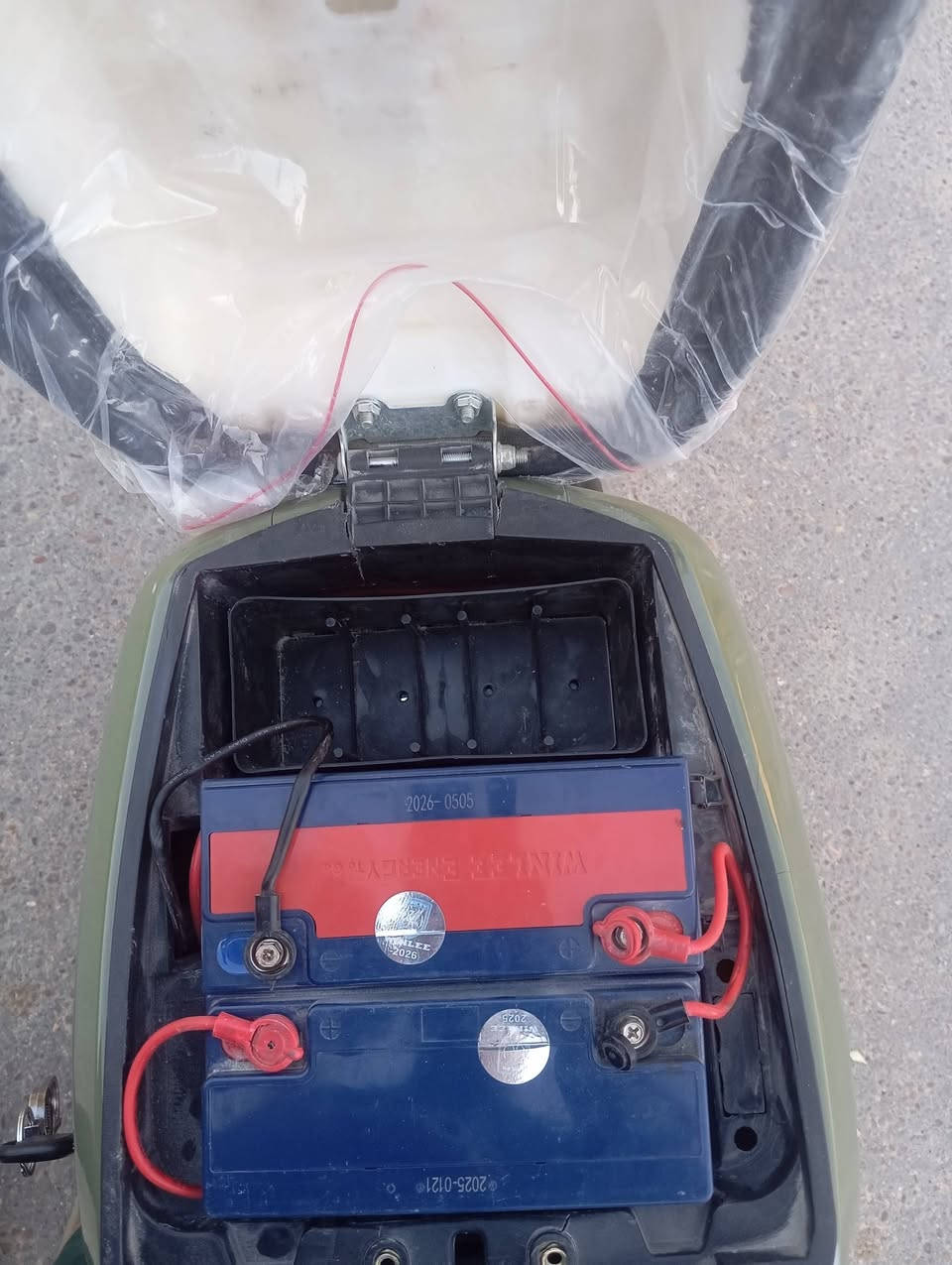 السلام عليكم دراجه للبيع ار 9 موديل 2025 بسرعه 109 حقيقي 80 ملف 1500 فول مواصفات بطاريات حجم ثنين وعشرين وحدة مبدلة ثنين وتلاثين السعر 375 بيها مجال بسيط رقم الهاتف العنوان بصره الزبير ***********
