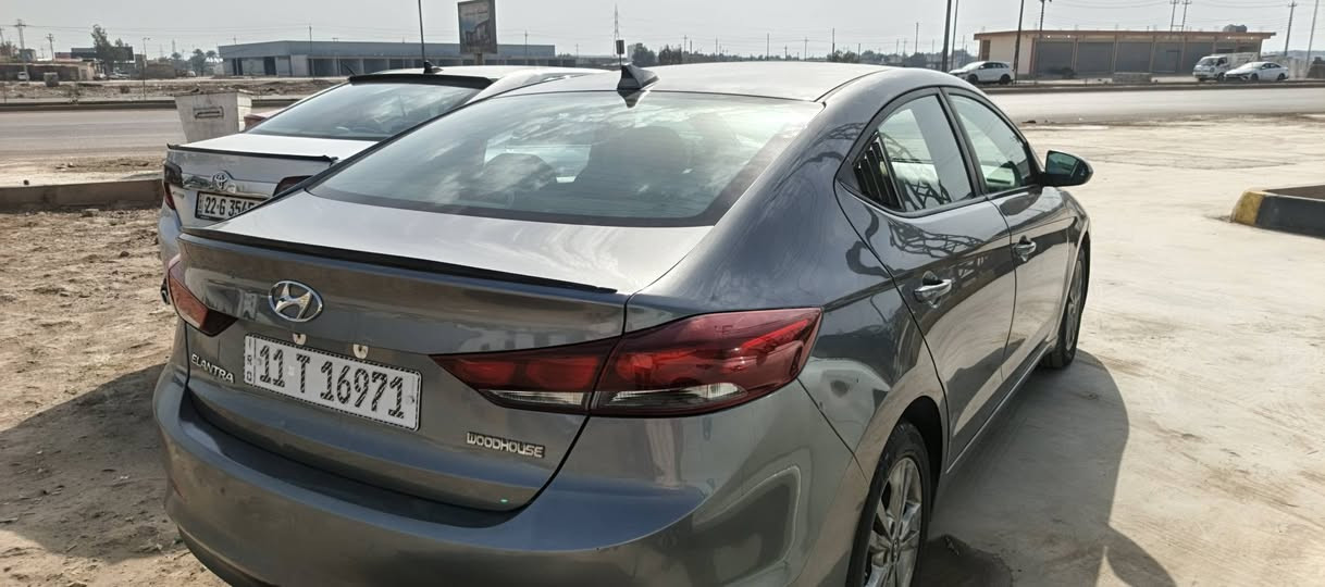 السلام عليكم
النترة فول مواصفات فتحة سقف بصمة حساسات موديل 2018
سيارة حلوة ونضيفة بيهة قطعة وحدة مثل ما موضحة بل سونار 
المعلومات اكثر اتصل 🗣📲 ***********
