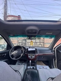 للبيع:   سنتافي موديل 2009  بيضاء اللون   رقم بغداد  محرك v6 حدادية نظ...