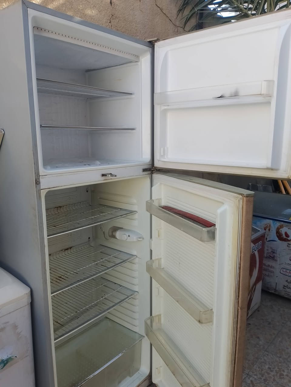 متاح ثلاجه حجم 16قدم نضيفه وشغاله ع فحص والضمان ابلاديه ماداخله تصليح ابد مكاني كوت  الزهراء الي يريدهه يخابر وبخدمته مامتواجد ع نت ***********

