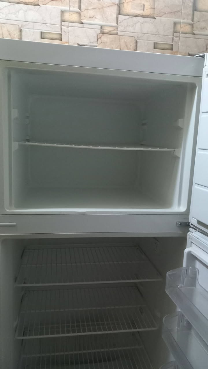 السلام عليكم
ثلاجة حجم ٢٢ قدم نوع ايطالي نظيفة حيل اخت الجديدة شغاله وشرط التجميد السعر ٢٥٠ وبيها مجال بسيط للشراي
المكان الديوانية حي الامام الصادق

***********
