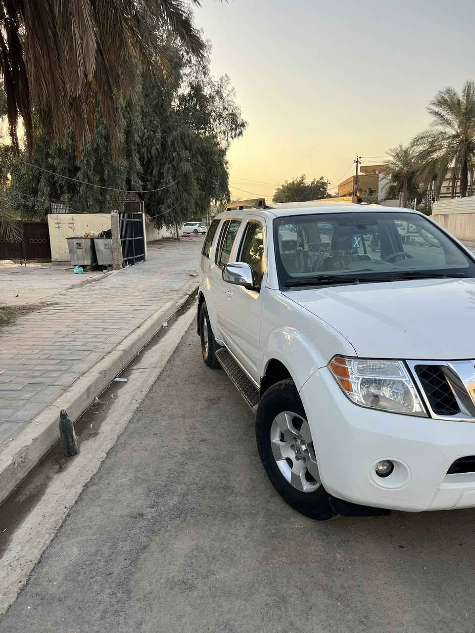 السلام عليكم نيسان بافندر 2009 فول موصفات الئخر حبابه مواصفات ارماده فتحه سقف سستم سماعات بصمه و بصمه أبواب وجنطه السياره بيه صبغ جاملغ امامي وشبر بل باب الخلفي صفحه اليمنه بس ولباقي كفاله عامه السياره مكان السياره بغداد الكاضميه السعر خاص رقمي ***********
