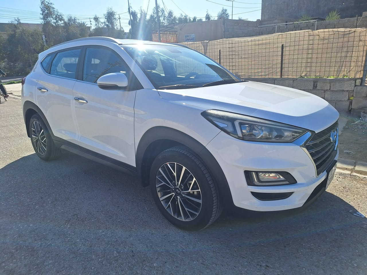 للبيع توسان موديل 19 شركة الكاصد بيها جامرلغ خلفي صبغ سياره نظيفه رقم بغداد بسمي هزه جديده وسنويه جديده السعر 184 وبيها مجال للشراي المكان بعقوبه التحرير للاتصال بلرقم ***********
