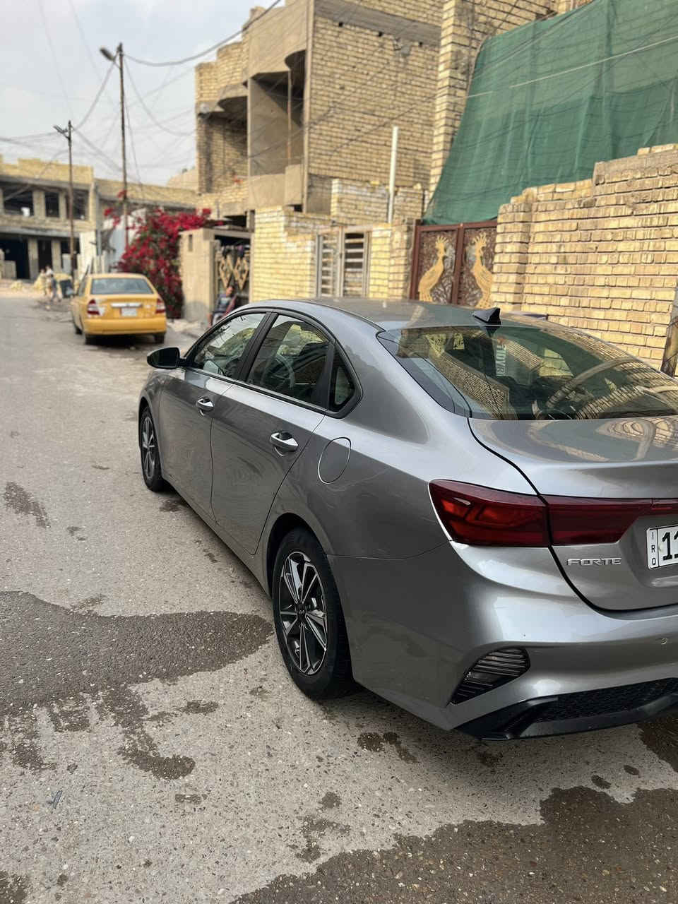 السلام عليكم للبيع كيا فورتي موديل2023 قطعه تبديل جاملغ ايمن مع ملاحضات موجوده بالصور مع ذكر الحادث الحادث داخل الصور باسمي ماداخله اي سونار   ماشيه 87كم محرك 2000دوش رادار تحديد مسار موصفات عاديه  تحكم ستيرن كأمره دواره 
السعر 150
للستفسار ***********

