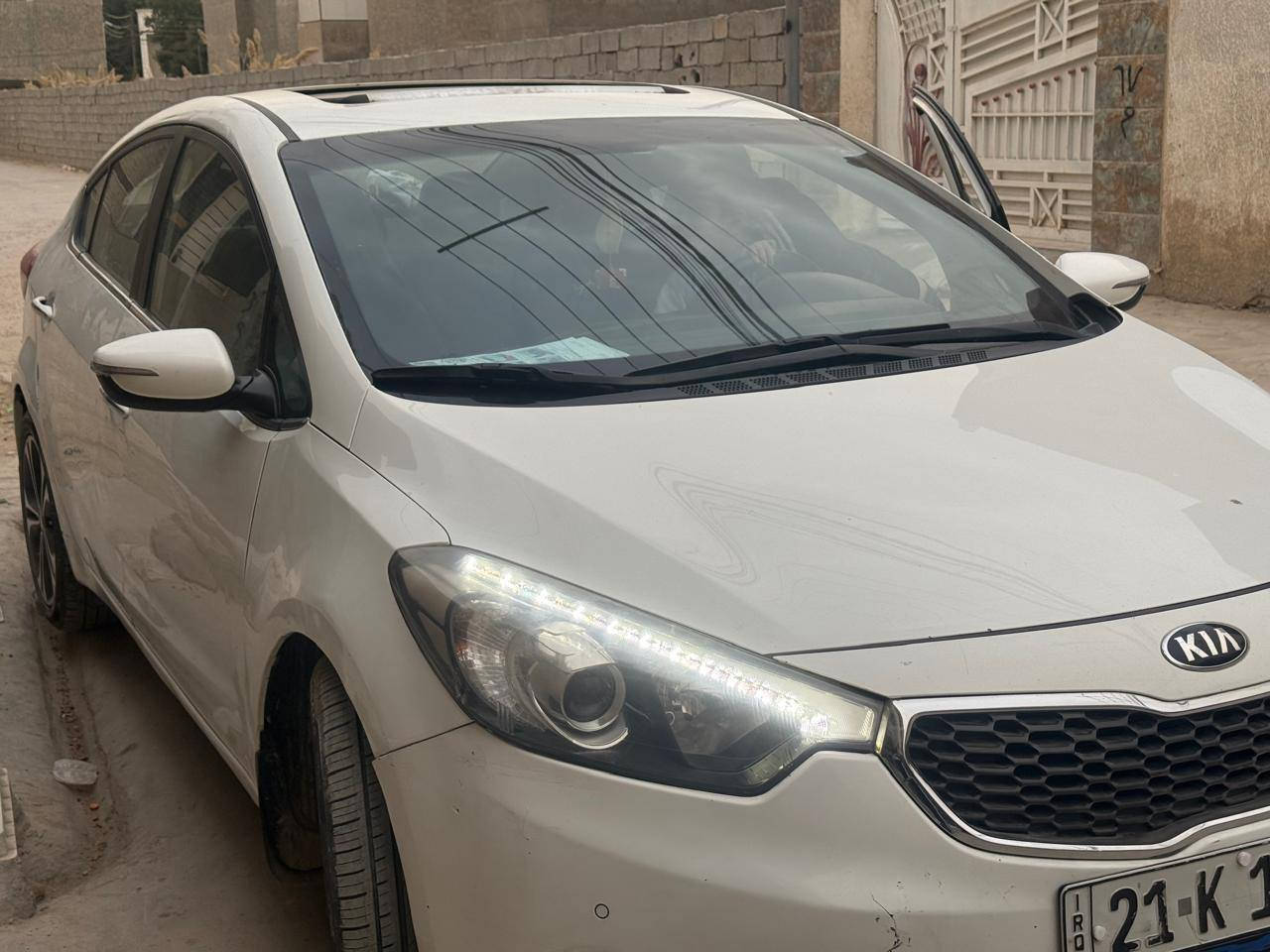 سلام عليكم كيا سيراتو 2014 خليجي رقم سليمانيه ب اسمي شرط التحويل المواصفات فتحه  حساسات تحكم استيرن مري شفط وبعد بيهه مواصفات مكانهه كراده سعر115بيه مجال رقم ***********
