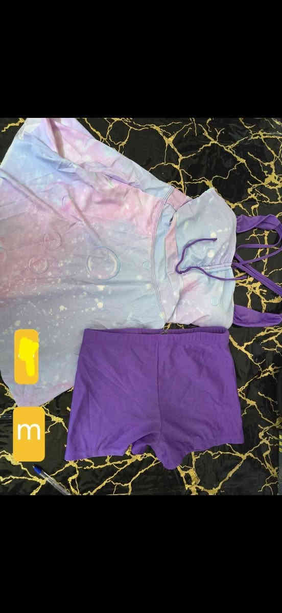 سلام عليكم مجموعة قطع ابيع شلع مع مجموعة من ملابس داخلية نسائية الي رايدهن يجي خاص ويدلل
***********
