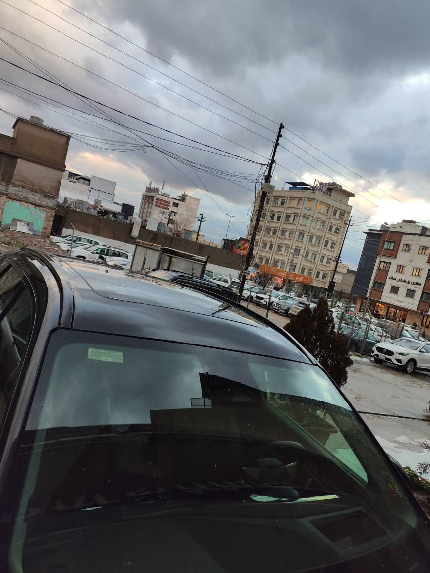 کوردی | عربی

- )Geely Starray (GF( بو فروشتن جیلی ستاری
*********** WhatsApp 
...

موديل ٢٠٢٥

ئوتومبیلیکی ناوازه و لوکس خاوه نی به رزترین مواسه فات فول فول مواسه فات - (GF)، زور خاوین و بی کیشه. گرنگترین تایبه تمه ندییه کان

. ته کنه لوژیا و ئاسوده یی به سمه کورسی کاره بایی له گه ل میموری ست سارد که ره وه ی کوشن (Ventilation)، و سیسته می پاککه ره وه ی هه وا له ناو ژووره وه.

دیزاین و رووناکی پانوراما لایتی پیشه وه ی LED فول لایتی ئوتوماتیک، له گه ل رووناکی ده وروبه ری ژووره وه (Ambient Lighting که دیمه نیکی سیحری ده به خشیت.

سه لامه تی و لیخورین دیاری کردنی خیرایی خو گونجین ناسینه وه ی هیمای هاتوچو )Adaptive Cruise Control( سیسته می ABS کونترولی جیگیری ئه لیکترونی (ESC)، و کونترول کردنی خزان.

هاوکاری لیخورین داتاشو (HUD) هه سته وه ری باران، ئاوینه ی لاته نیشتی کاره بایی و راگری نشیوی

تایبه تمه ندی زیاتر سندوقی کاره بایی بارگاویکردنی بیته ل و سیسته میته برید و فوول کونترولی Wireless Charger( ئوتوماتيكي.

ئه م ئوتومبیله هه موو سیسته مه زیره که کانی تیدایه بو لیخورینیکی ئارام و موديرن

لبيع جيلي ستاري GF 
2025
ماشیە ١٠٠٠٠کم نفس زیرو
سيارة عصرية تجمع بين الفخامة، التكنولوجيا المتطورة، والأداء القوي السيارة بحالة الوكالة وتتمتع بكافة المواصفات الذكية.

أهم المواصفات والمميزات:

. الأداء والقيادة نظام تثبيت السرعة التكيفي (رادار)، نظام التعرف على علامات المرور، مساعد نزول المنحدرات، ونظام التحكم في التماسك والثبات الإلكتروني (ESC & ABS). التكنولوجيا والراحة تشغيل بصمة شاشة عرض على الزجاج الأمامي (داتاشو - (HUD) ، وشاحن لاسلكي للهواتف الذكية.

المقصورة الداخلية: كراسي جلد كهربائية مع خاصية الذاكرة (Memory Seat، نظام تبريد المقاعد، ونظام تنقية الهواء الذكي.

. الإضاءة والتصميم: سقف بانوراما، إضاءة أمامية LED مع نظام الإضاءة العالية التلقائي، وإضاءة محيطية (Ambient Lighting داخلية متعددة الألوان.

الإضافات الخارجية: صندوق خلفي كهربائي، مرايا جانبية كهربائية، وحساسات مطر للمساحات.

المناخ مكيف أوتوماتيكي بالكامل مع تحكم منفصل. السيارة تمثل قمة التكنولوجيا من جيلي بمحرك قوي وتصميم السليمانية, العراق
