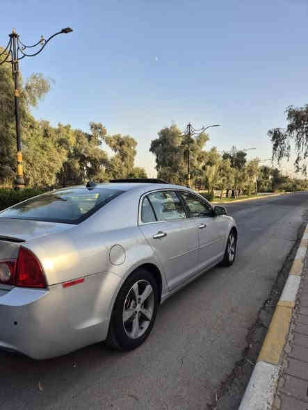 السلام عليكم 

ماليبو ٢٠١٢ فول موصفات فتحة وكشنات جلد 
مسويلها ادامة كاملة 
 
السيارة جديدة وكل نقص مابيها بعدها على وضع الشركة 

بيها صبغ فقط وجة الصندوك مرشوش

محرك ٢٤٠٠ تنفس طبيعي 
سيارة مال جناية 

المكان بغداد الدورة 
السعر ٩٢ 
*********** بغداد
