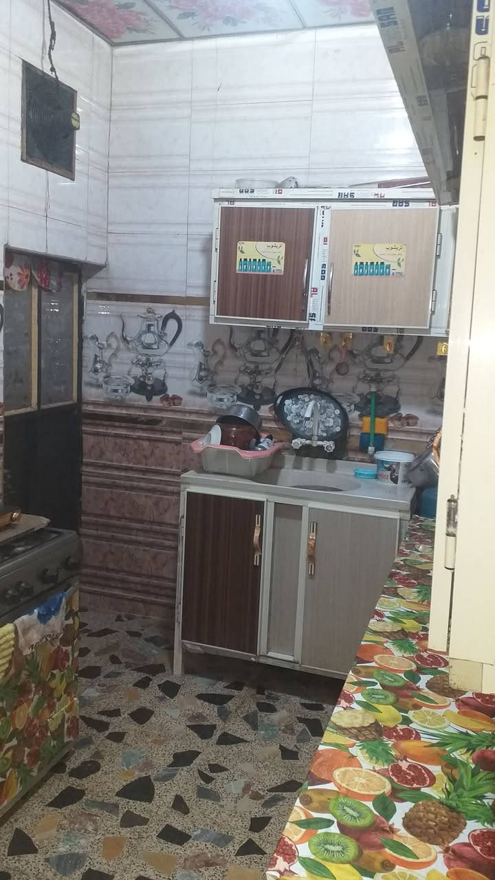 بيت طابقين للبيع طابوصرف للبيع حي المربع بيت متعبة عليه الطابق الأول غرف عدد٢ وصاله واستقبال والطلاق الثاني عددالخرف ٢ وصاله عددالحمامات ٣ السعر١٣٠ للستفسار***********
