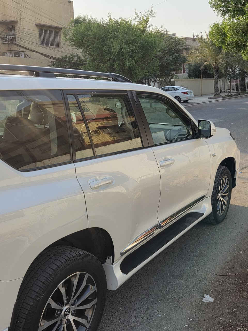 السلام عليكم 
برادو سبعينة 2022 TXS للبيع سبير دفن ماشية 47000 الف كيلو من شركة ساز تبديل الدهن بلشركة رايدك ب 42500 الف دولار وبيه مجال بيه بارد وتكحيل على كد شبر بلجاملغ الايمن الخلفي وشويه من الباب العنوان العطيفية ***********
