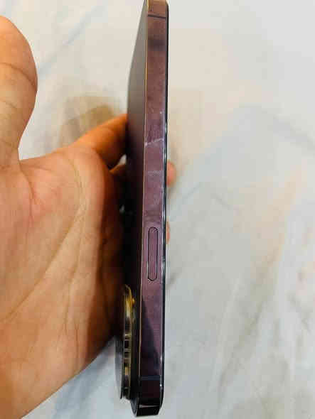 السلام عليكم
م/بيع مستعجل 
ايفون 14 برو ماكس لون بنفسجي الجهاز نضيف ومابي شخط وباكيت ويا 
نسبة البطارية:86
دبل سيمكارت
ذاكرة:256

مكاني سامراء
واتس:***********
بصراحة ماعرف اسعارهن قيم بما يرضي الله
